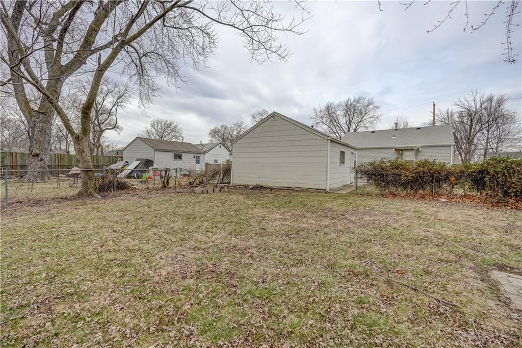 523 E Nettleton Avenue — photo 26