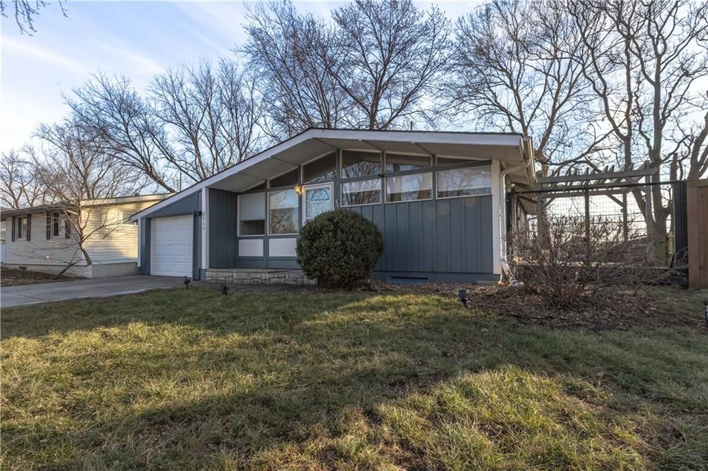 7903 NW Avalon Street — photo 3