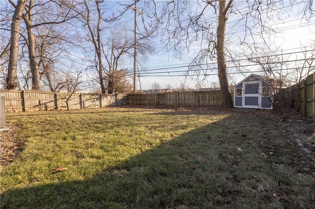7903 NW Avalon Street — photo 29
