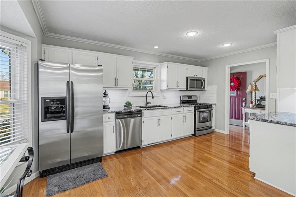 833 Park Avenue — photo 11