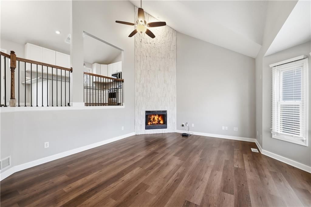 10804 W 76th Street — photo 2