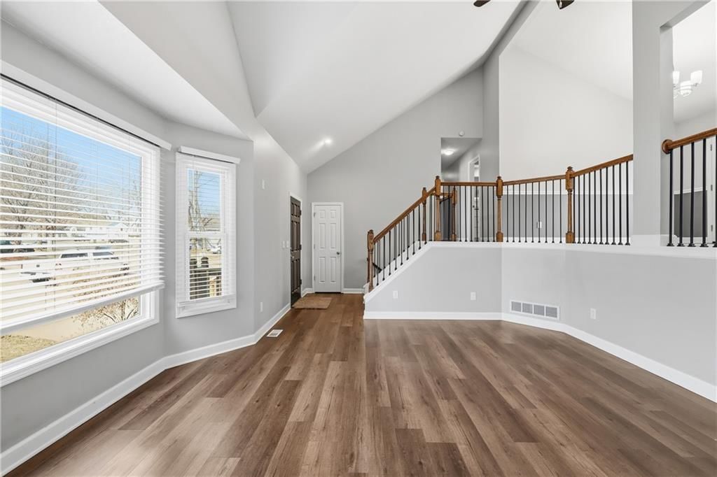 10804 W 76th Street — photo 3
