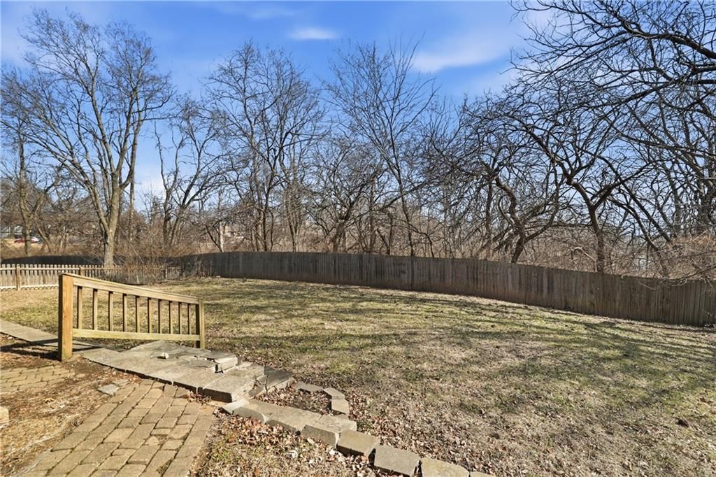 10804 W 76th Street — photo 23