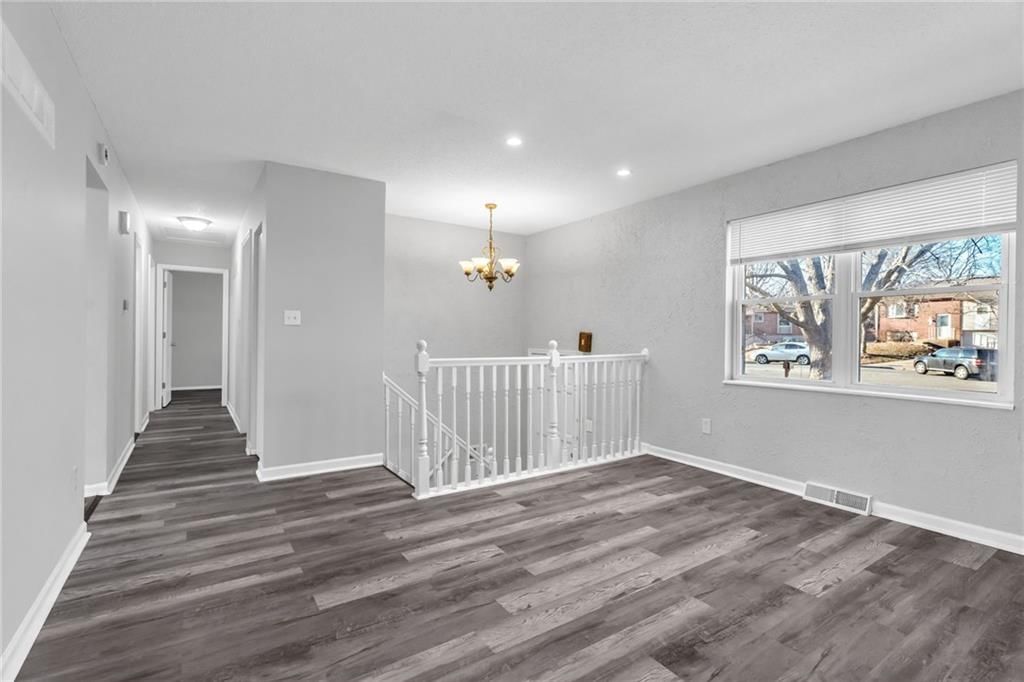 2500 NW SALEM Court — photo 5