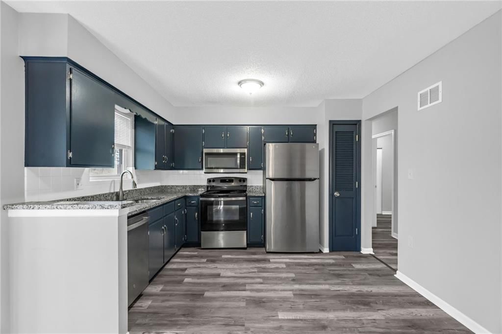 2500 NW SALEM Court — photo 9