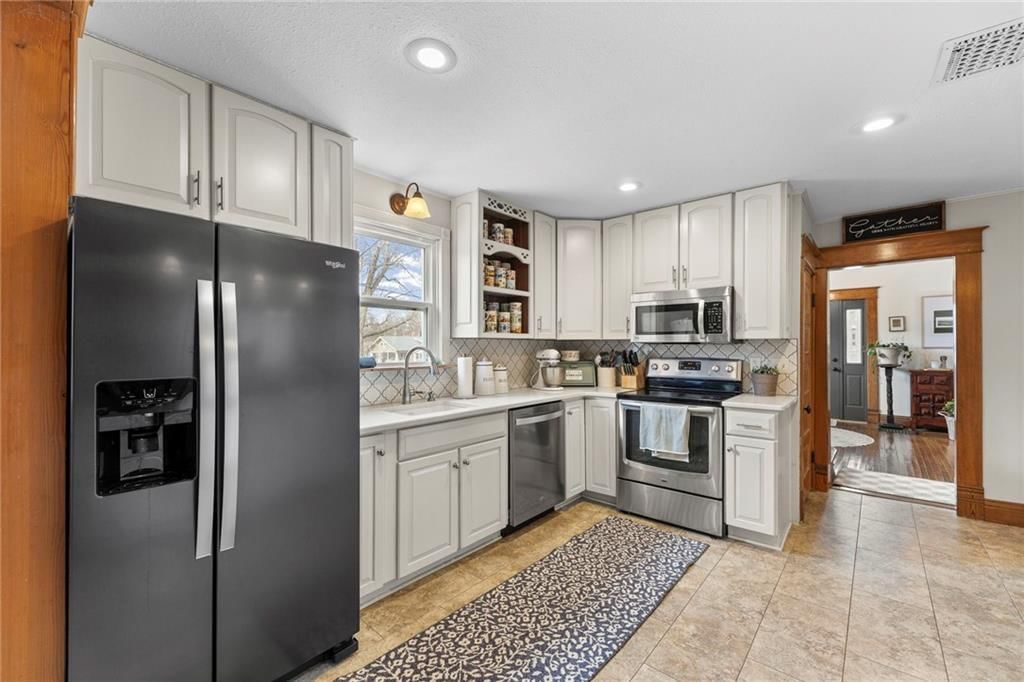 501 E Shawnee Street — photo 17