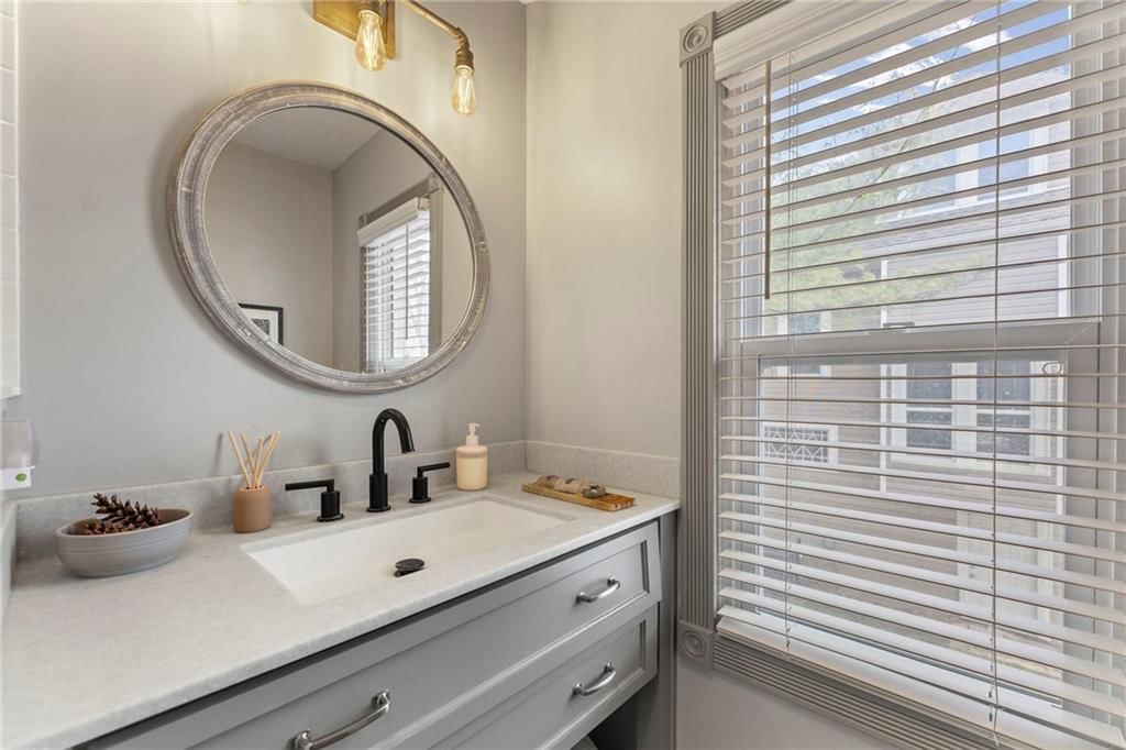 501 E Shawnee Street — photo 39