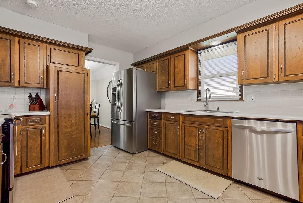 6201 Hallet Street — photo 14