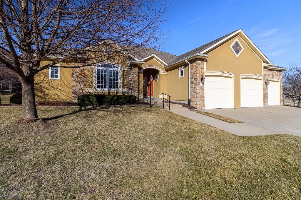 4207 Hidden Valley Drive — photo 2