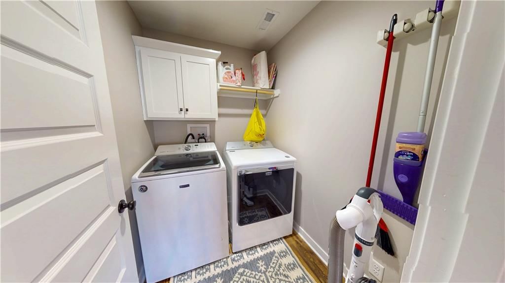 325 E Dryden Street — photo 9