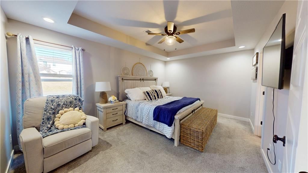 325 E Dryden Street — photo 12