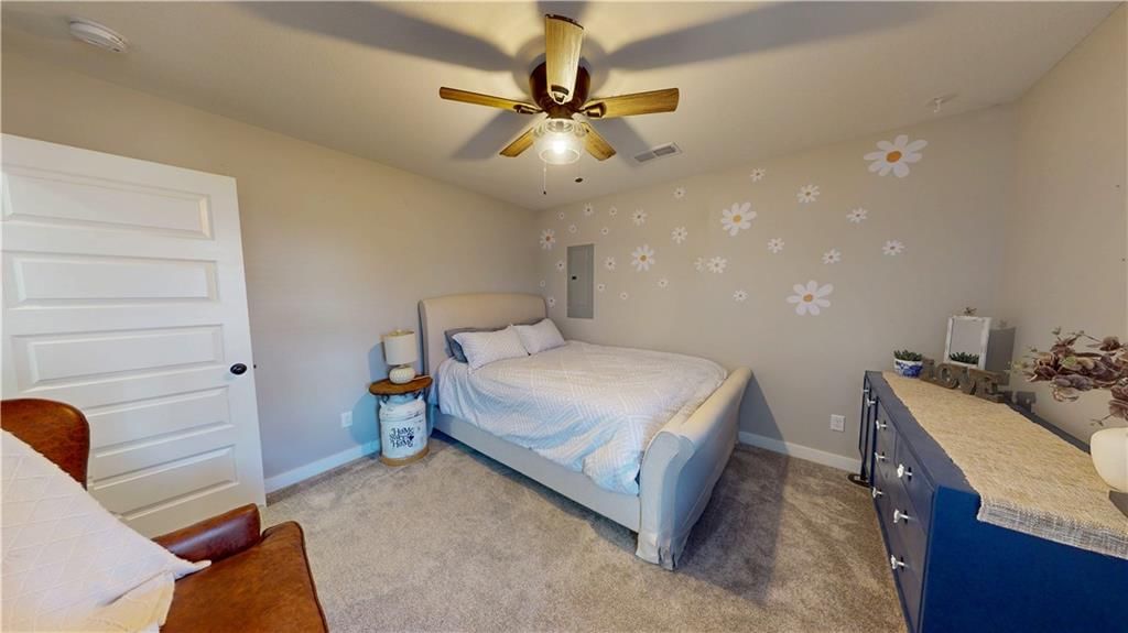 325 E Dryden Street — photo 17