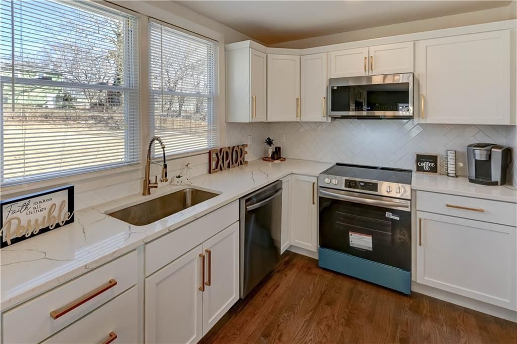 5704 W 100th Terrace — photo 5