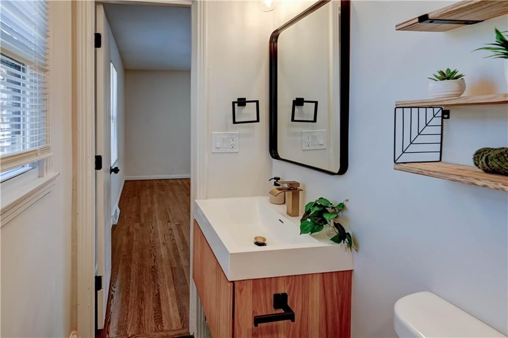 5704 W 100th Terrace — photo 8