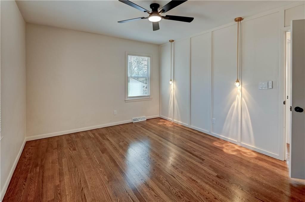 5704 W 100th Terrace — photo 12