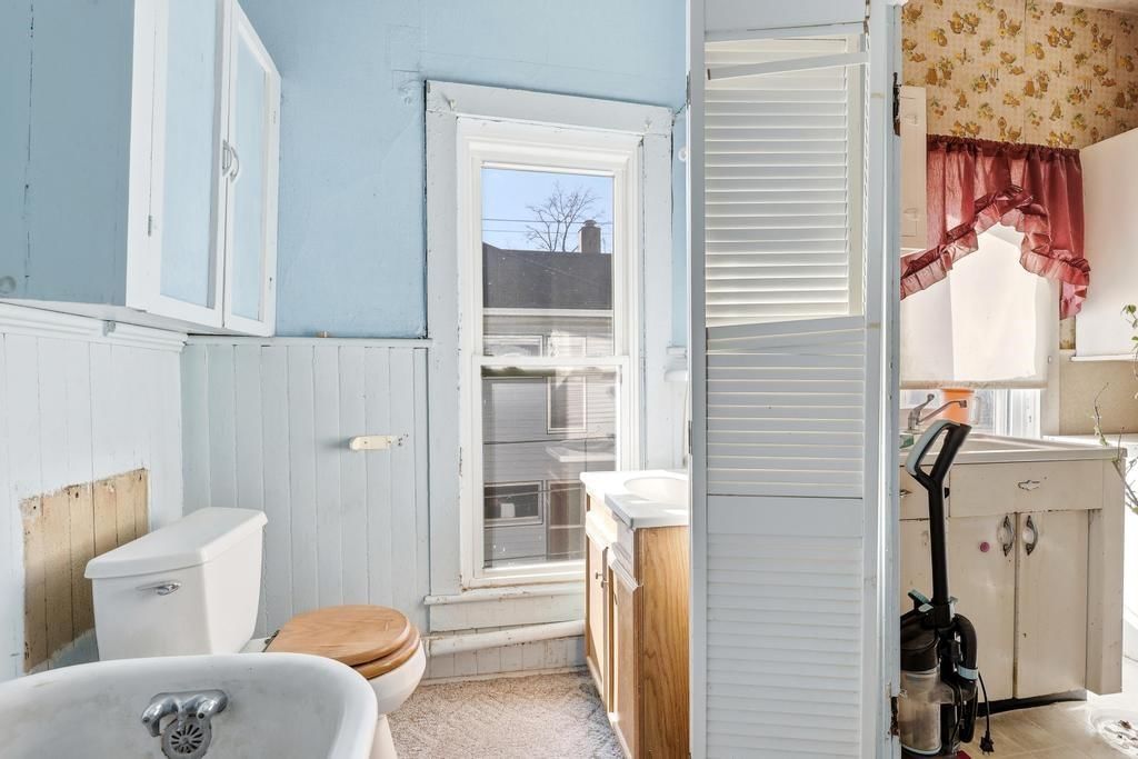 107 N EDDY Street — photo 28