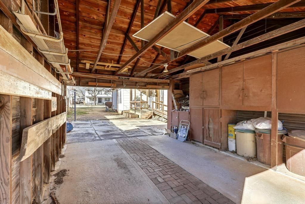 107 N EDDY Street — photo 31