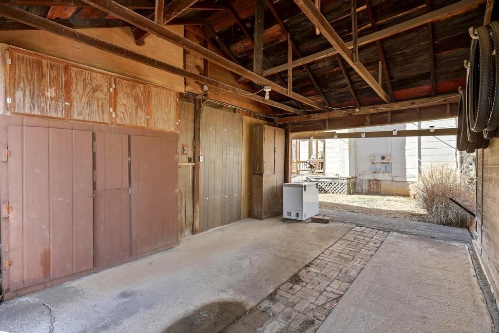 107 N EDDY Street — photo 32