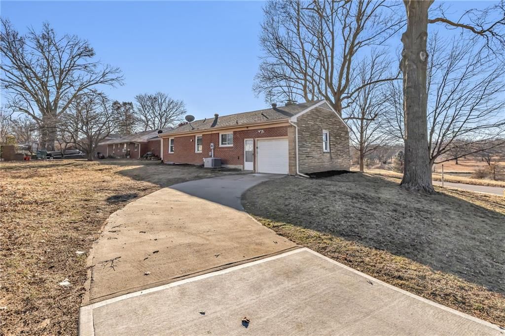 2601 S Hardy Avenue — photo 3