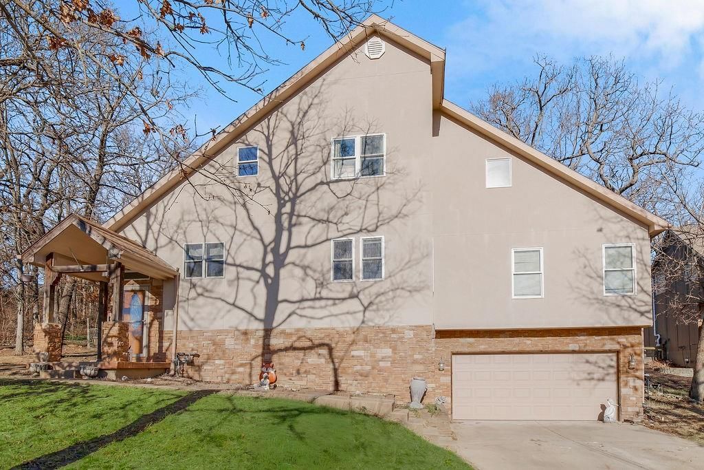 40 W Street, Lake Lotawana, MO