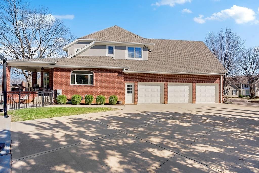 12400 Pembroke Lane — photo 3