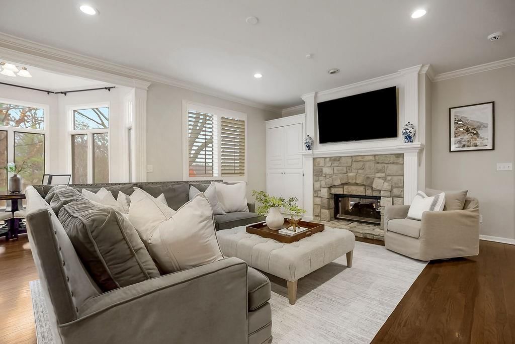 12400 Pembroke Lane — photo 14