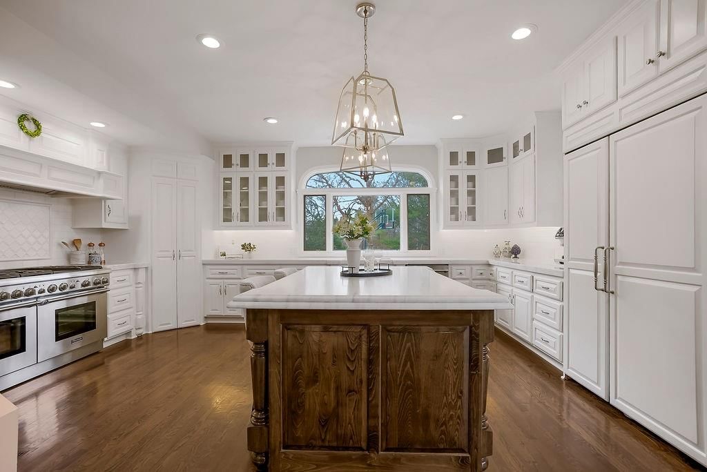 12400 Pembroke Lane — photo 16