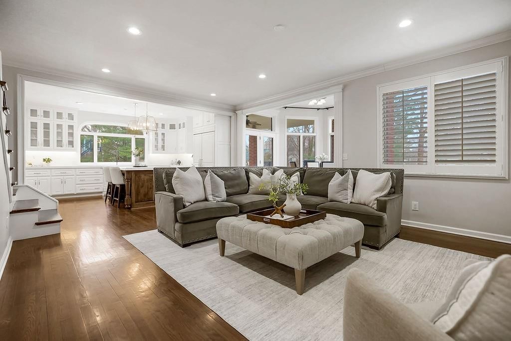 12400 Pembroke Lane — photo 19