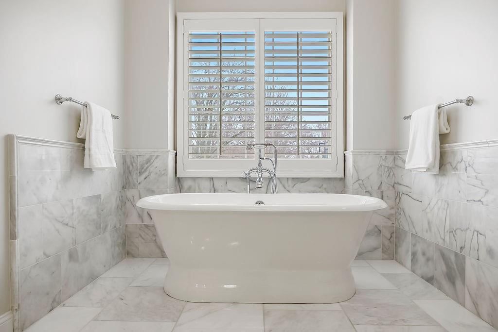 12400 Pembroke Lane — photo 27