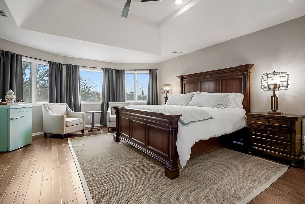 12400 Pembroke Lane — photo 35