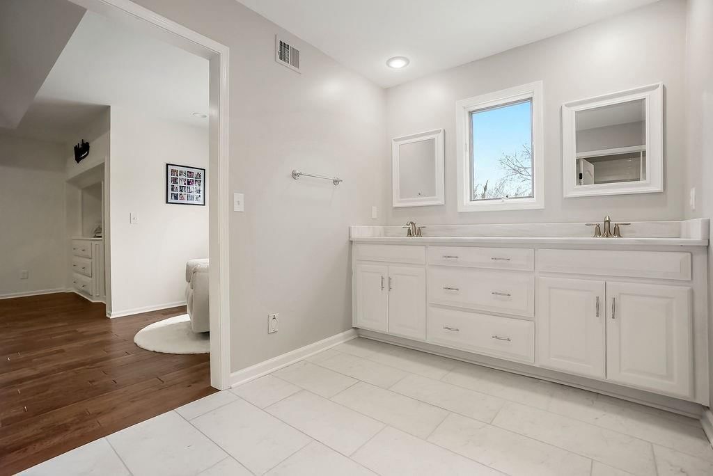 12400 Pembroke Lane — photo 41