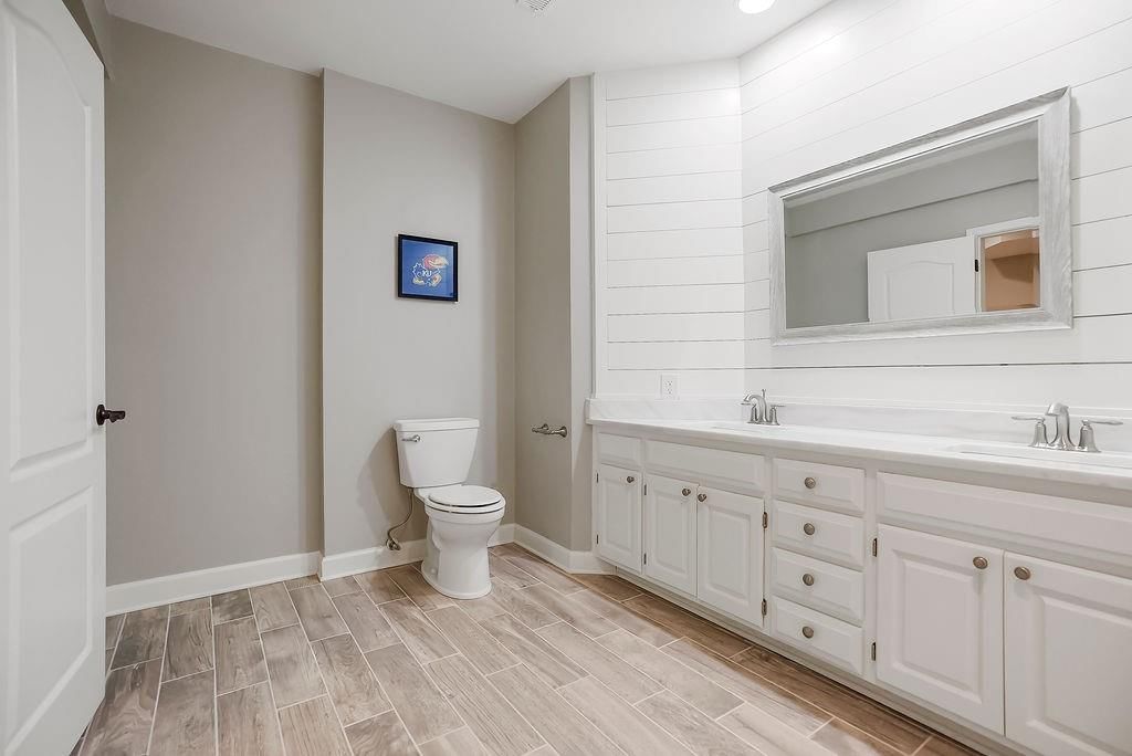 12400 Pembroke Lane — photo 59