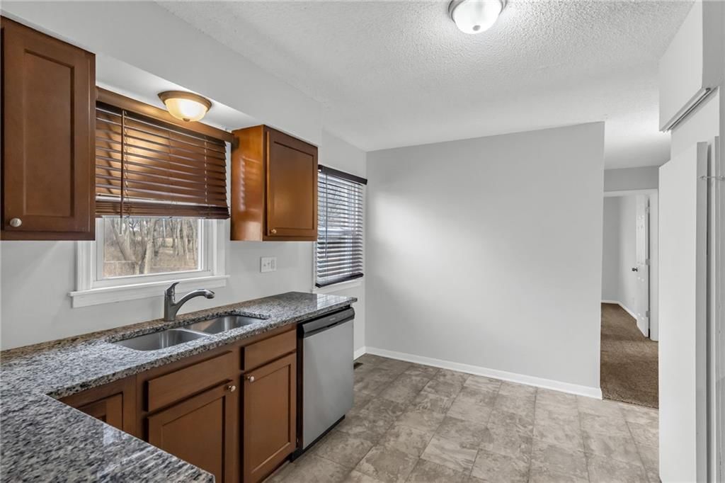 5300 NE 62nd Street — photo 10