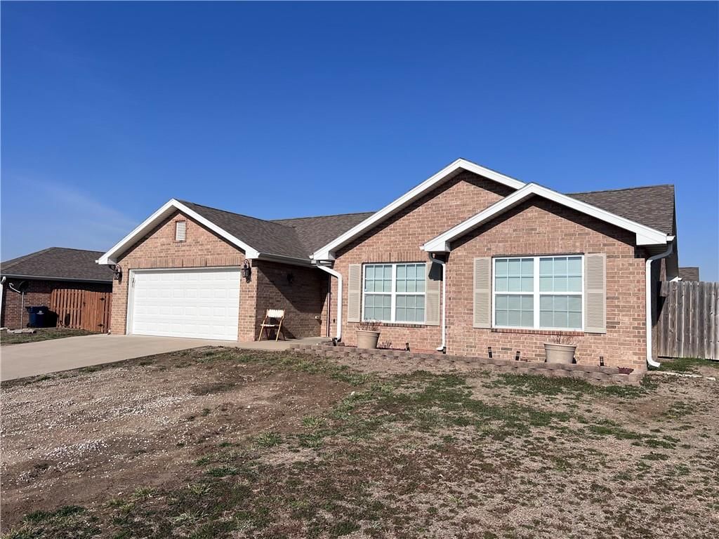 706 Landon Drive — photo 2