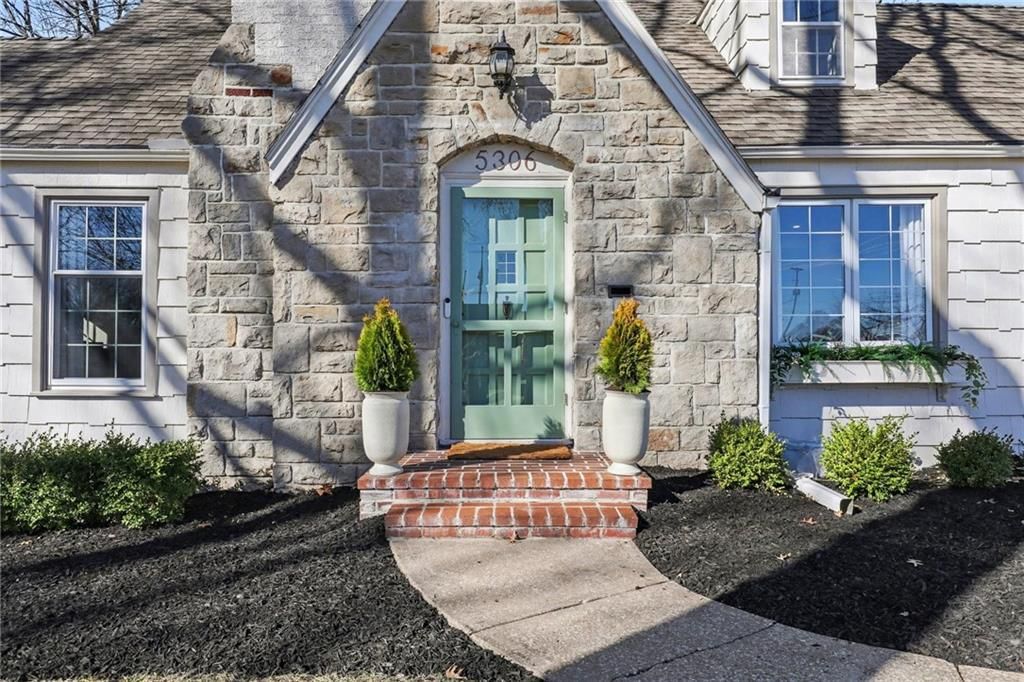 5306 FAIRWAY Road — photo 3