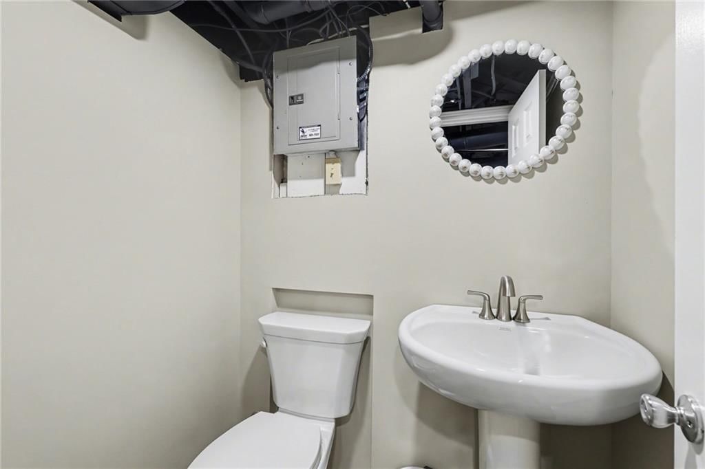 5306 FAIRWAY Road — photo 24
