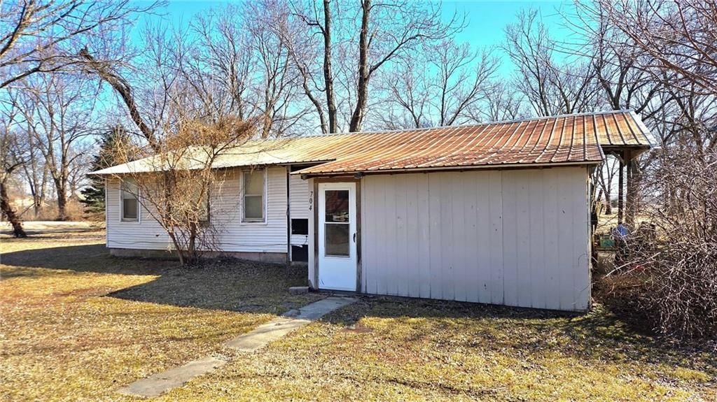 704 Pine Street — photo 1