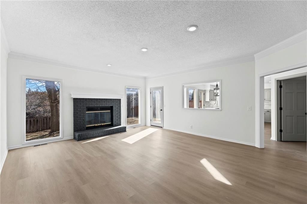 11405 S Hunter Drive — photo 9