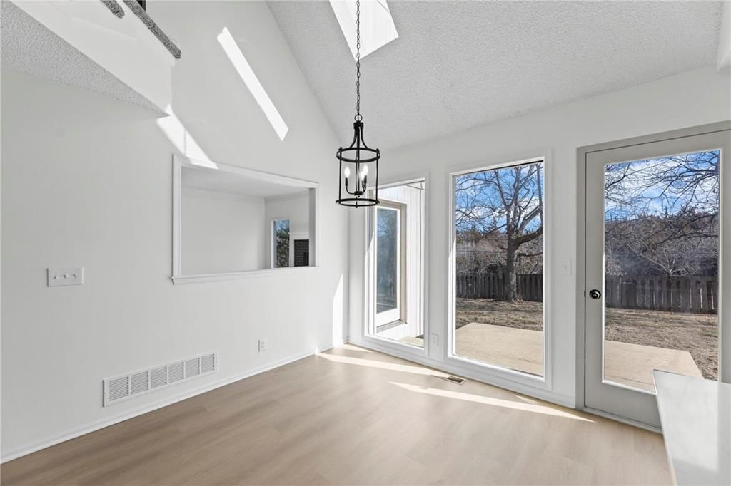 11405 S Hunter Drive — photo 11