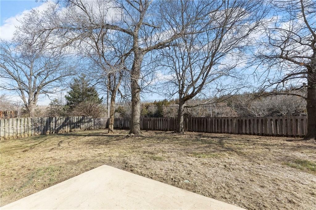 11405 S Hunter Drive — photo 12