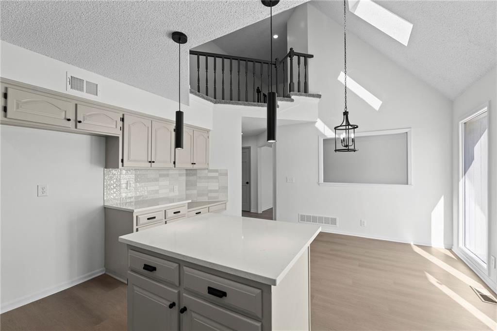 11405 S Hunter Drive — photo 16