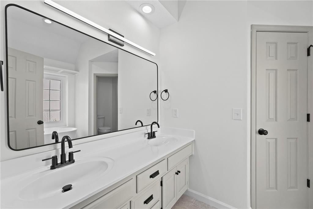 11405 S Hunter Drive — photo 22