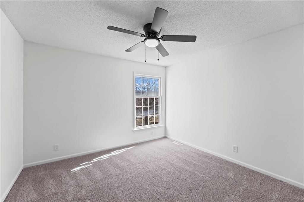 11405 S Hunter Drive — photo 32