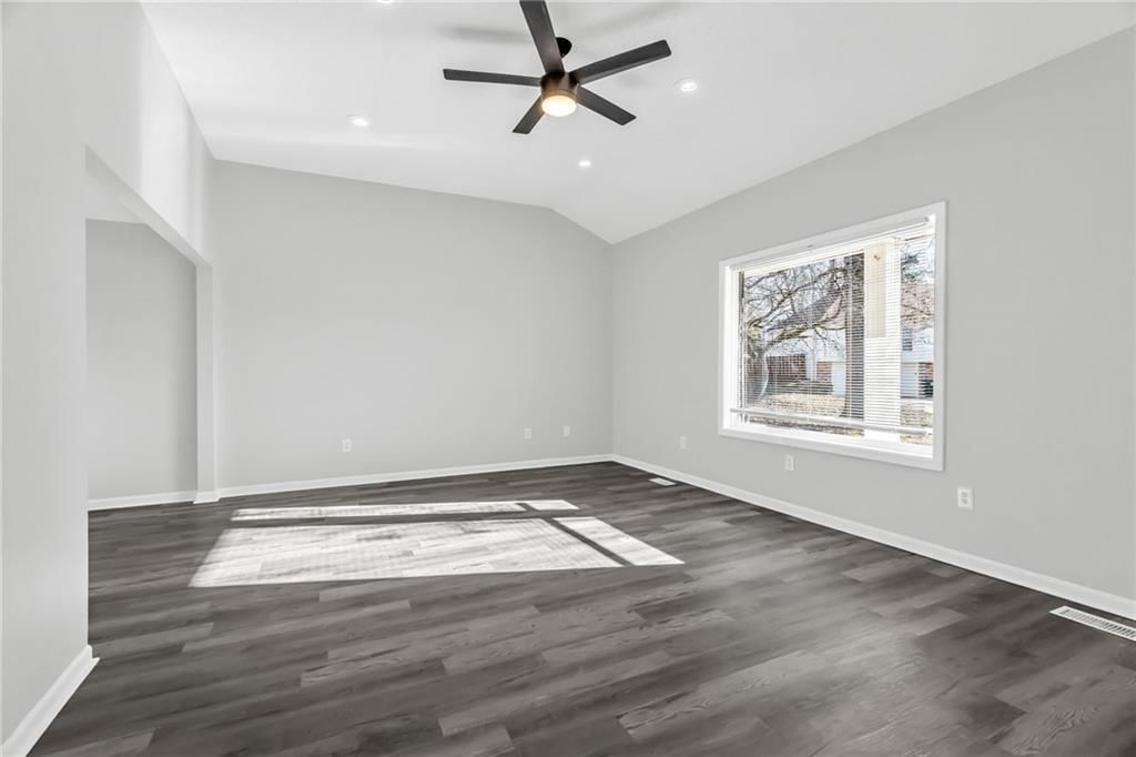 6716 NW Lawson Lane — photo 4