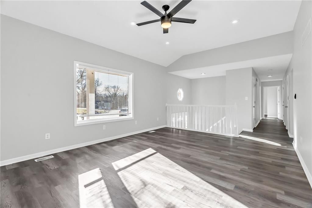6716 NW Lawson Lane — photo 8