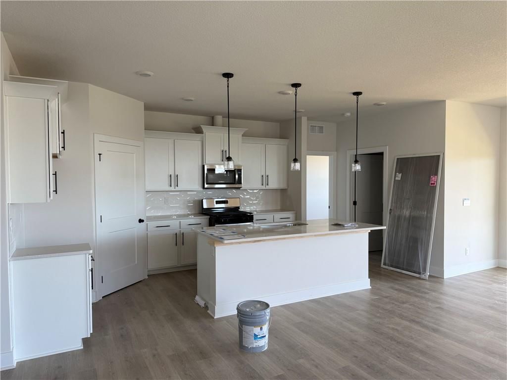 20763 W 188th Street — photo 2