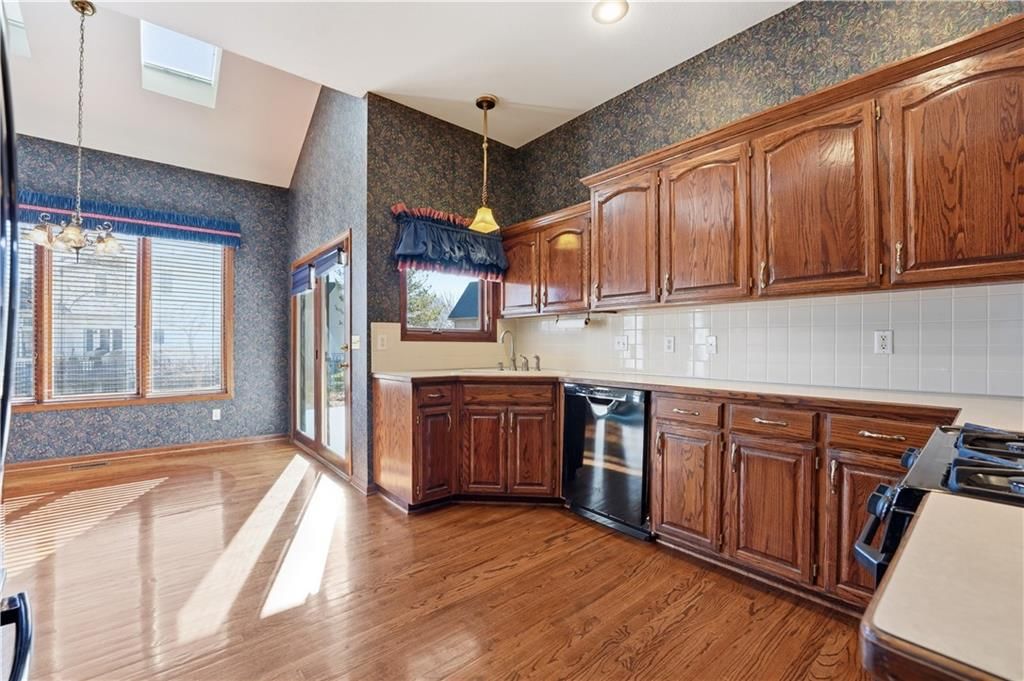 4240 SW Clipper Court — photo 2