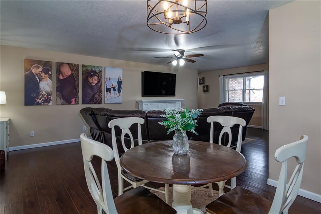 1420 W Oak Terrace — photo 8