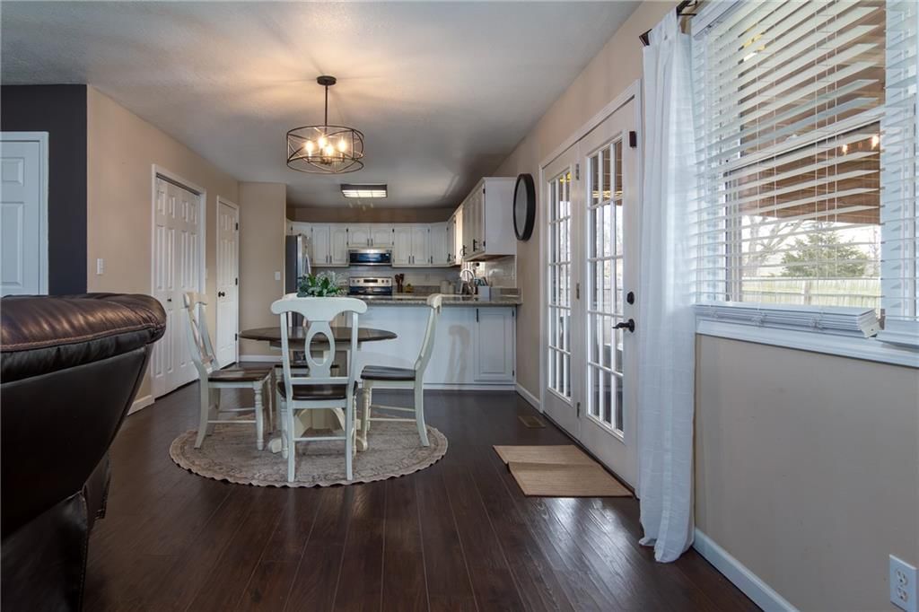 1420 W Oak Terrace — photo 9