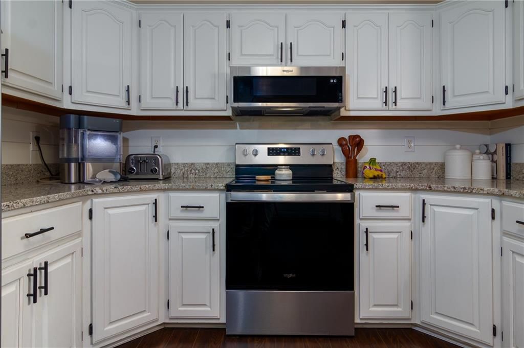 1420 W Oak Terrace — photo 10